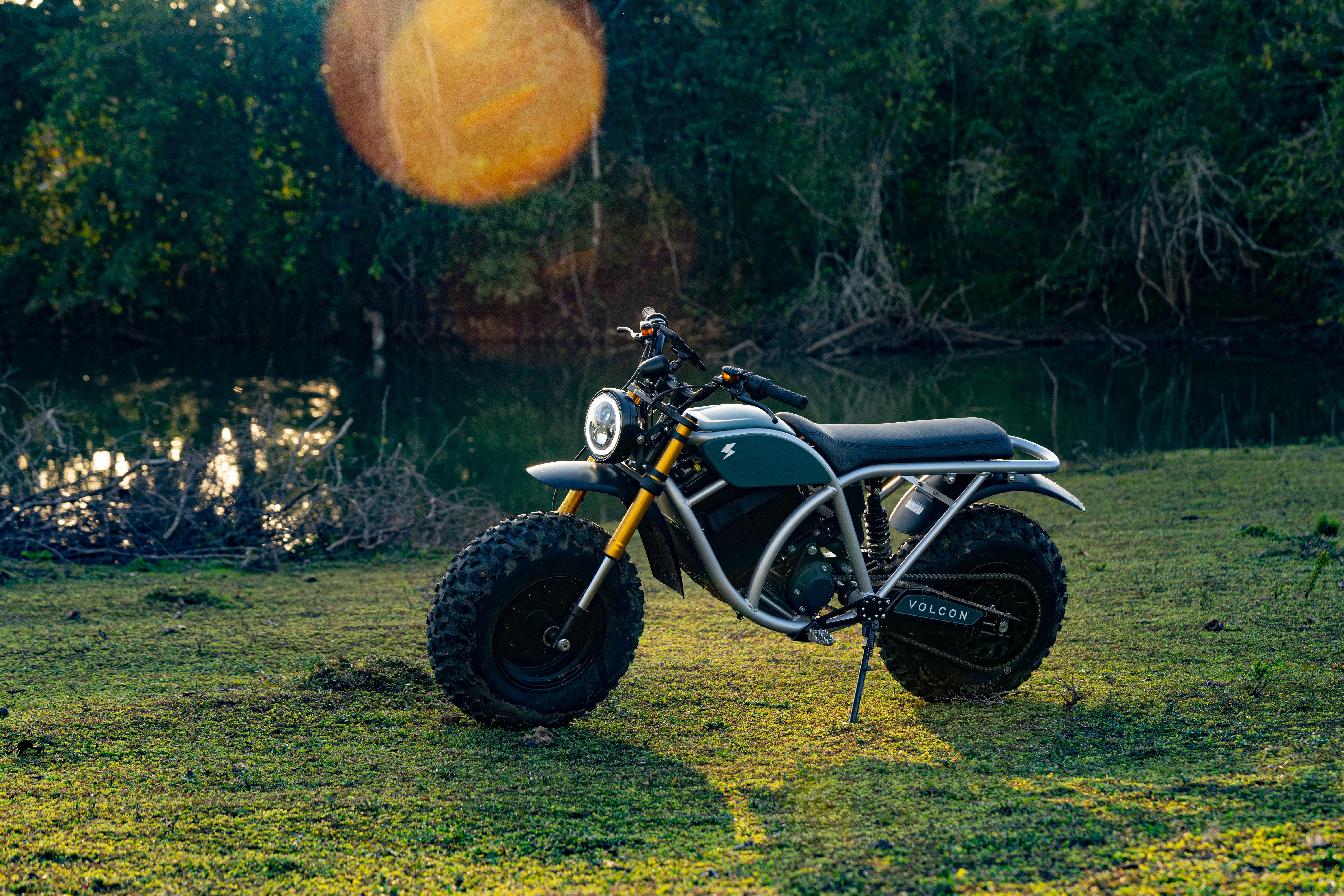 GRUNT ELECTRIC MOTORCYCLE Volcon Grunt 2022, 2023